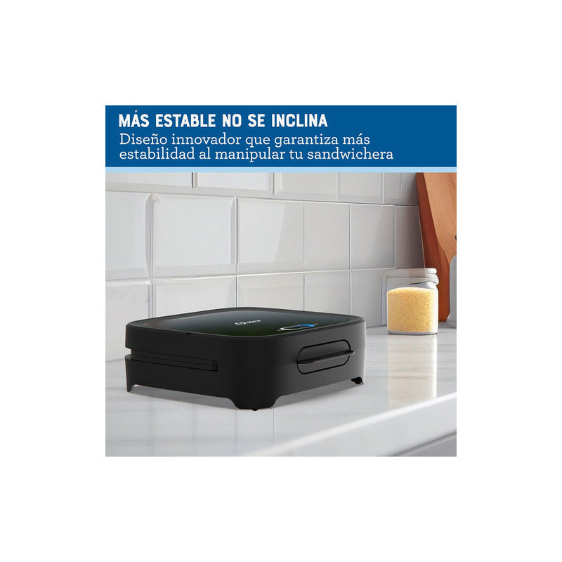 Sandwichera Oster® Compacta Ckstsm400 Color Negro CKSTSM400-052