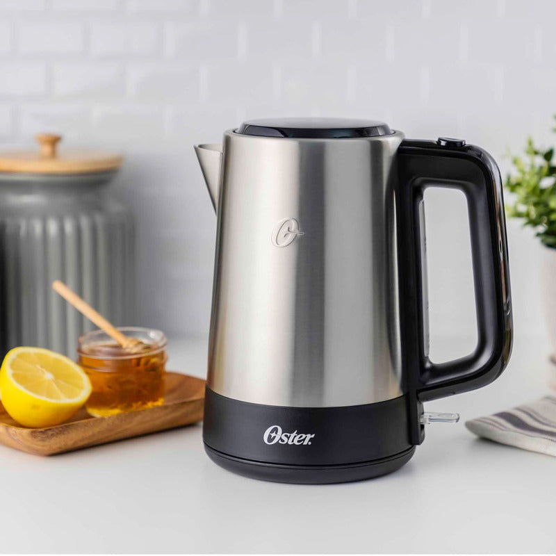Hervidor Eléctrico Oster® Acero Inoxidable 1.7 Lt BVSTKE671