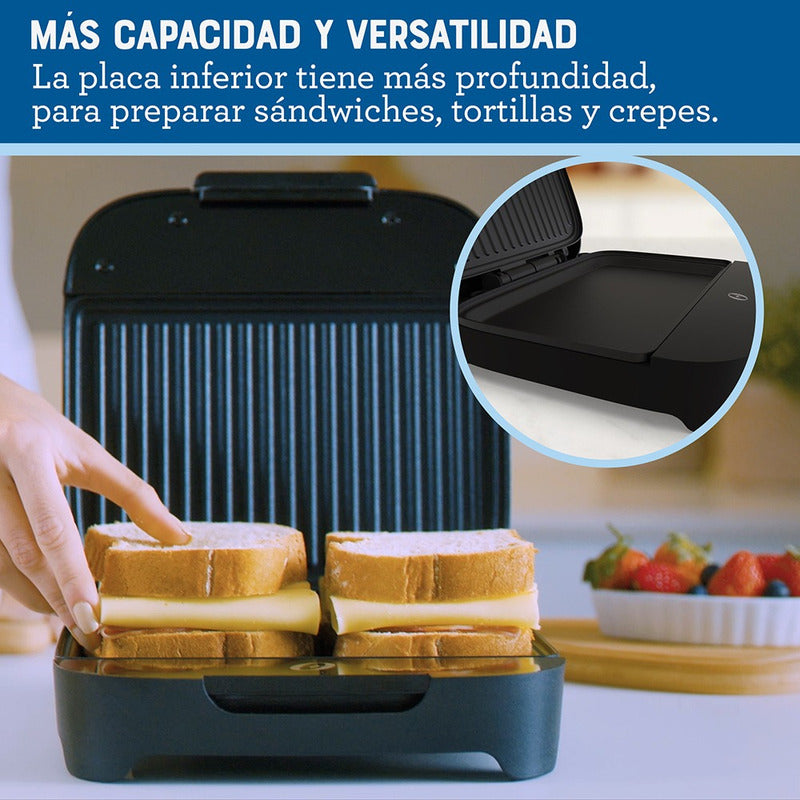 Sandwichera Oster® Compacta Ckstsm400 Color Negro CKSTSM400-052